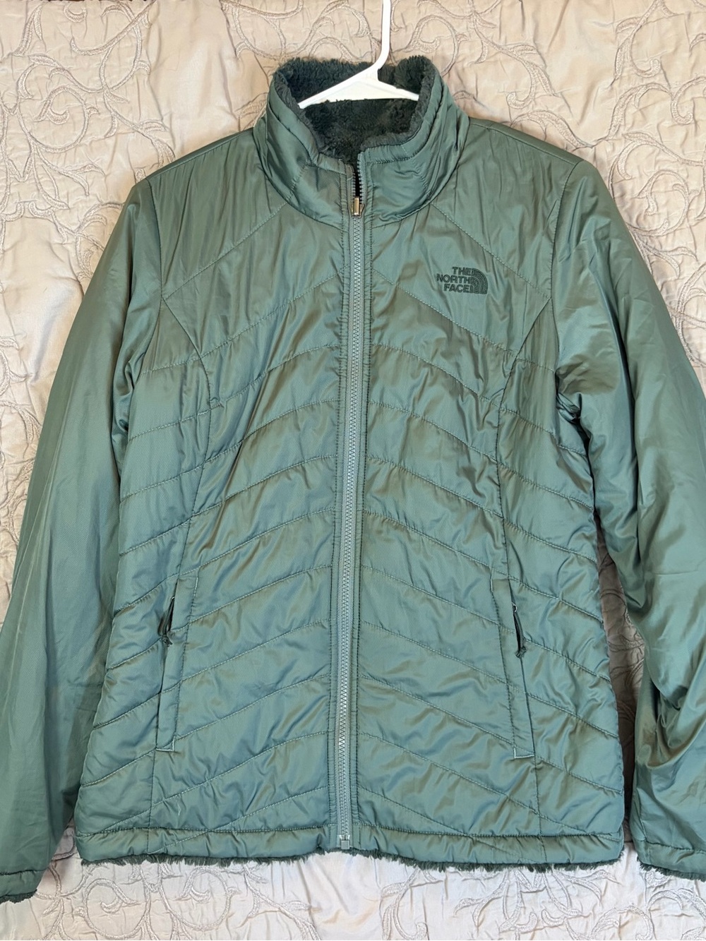 North Face Women’s Reversible Jacket Size Medium Green Zip Insulated Fleece Coat